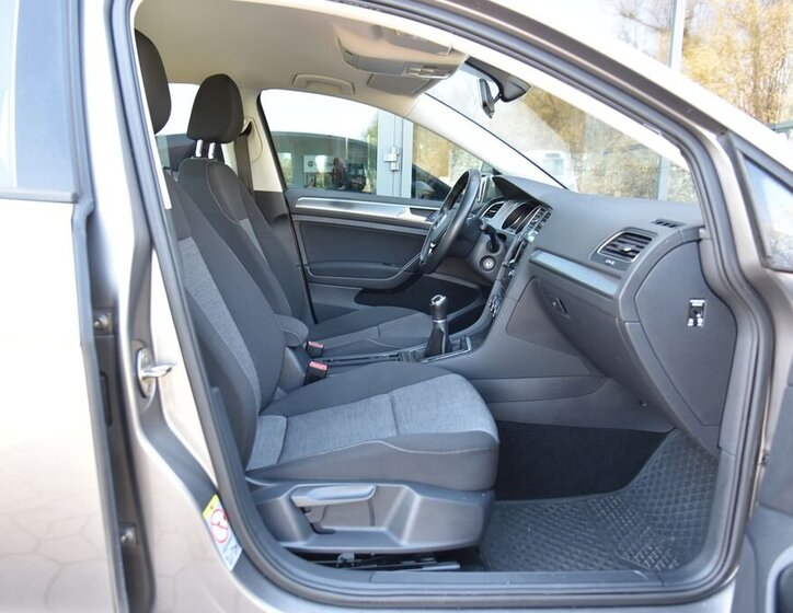 Volkswagen Golf Hatchback 1,2 l 77 kw