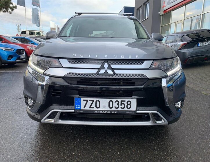 Mitsubishi Outlander SUV 2,0 l 110 kw