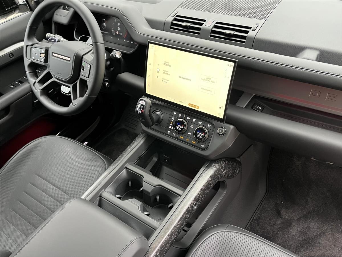 Land Rover Defender SUV 4,4 l 467 kw