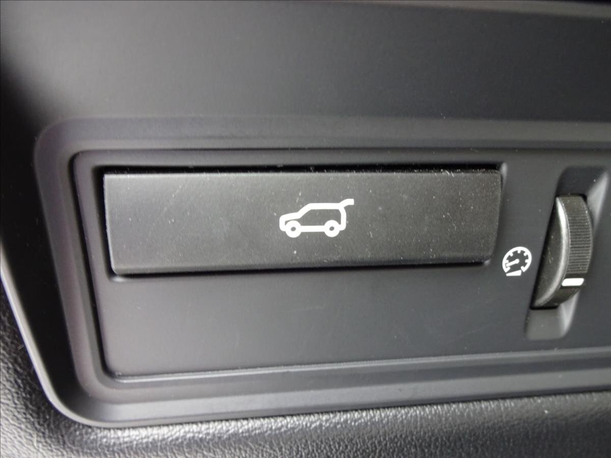 Land Rover Range Rover Sport SUV / Terénní 3,0 l 190 kw