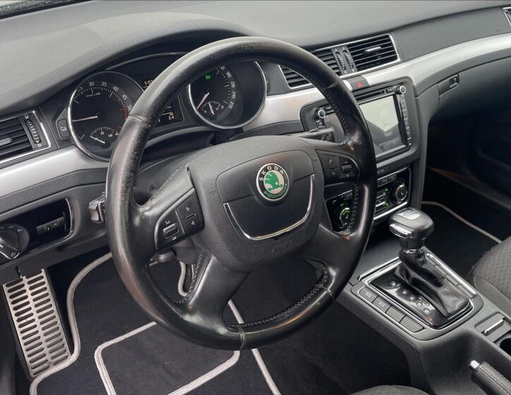 Škoda Superb Kombi 2,0 l 103 kw