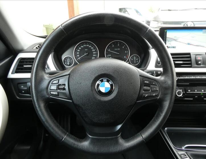 BMW Řada 3 32