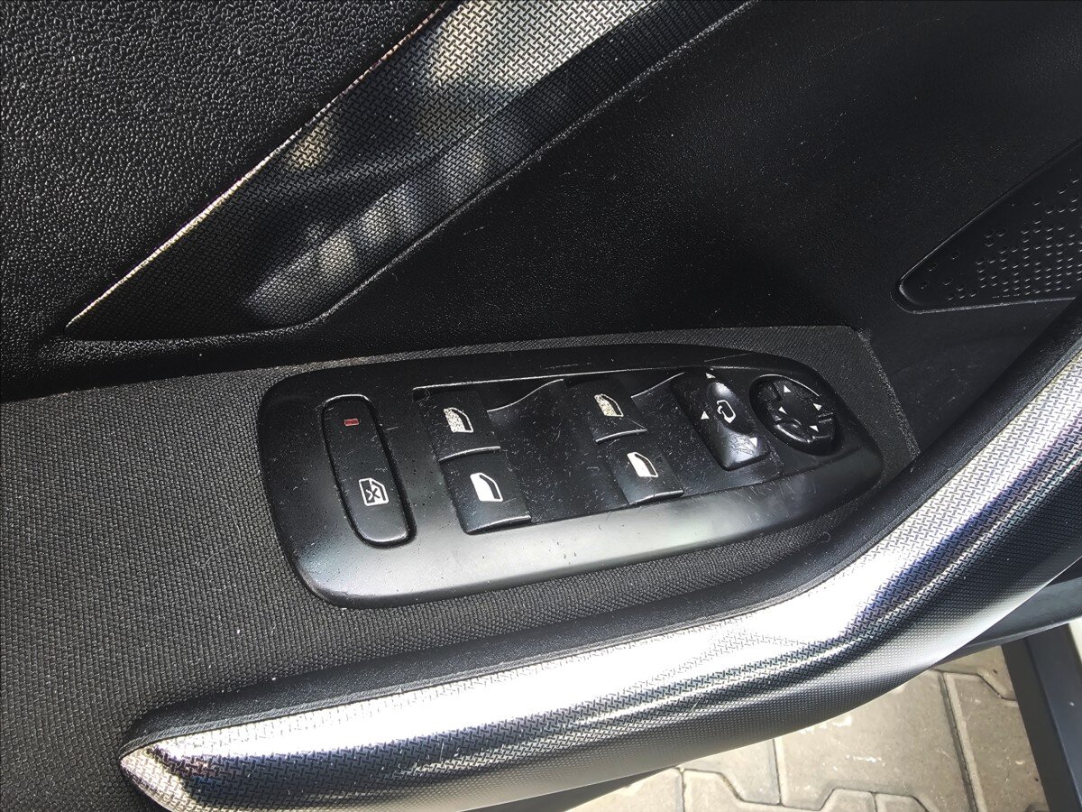 Peugeot 2008 Kombi 1,6 l 88 kw