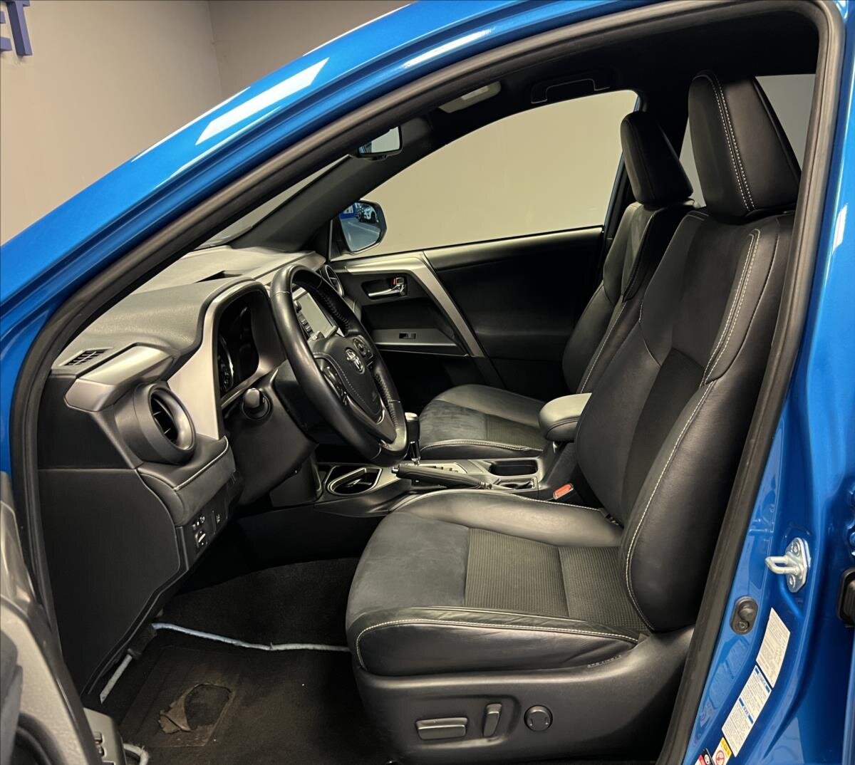 Toyota RAV4 SUV 2,5 l 114 kw