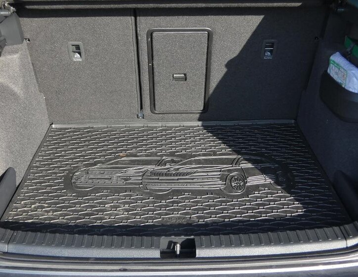 Škoda Karoq SUV / Terénní 2,0 l 110 kw