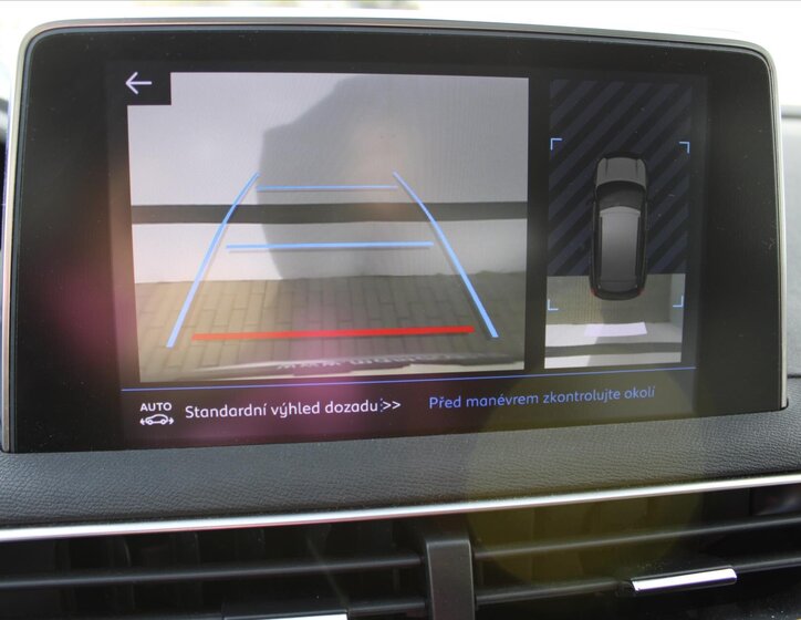 Peugeot 3008 SUV 1,5 l 96 kw