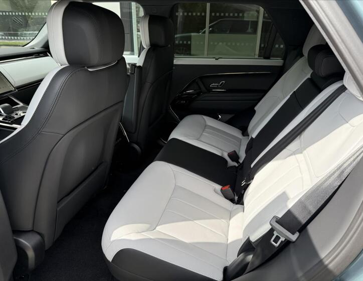 Land Rover Range Rover Sport 16