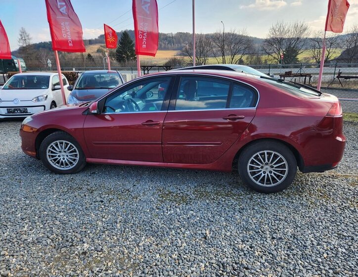 Renault Laguna Sedan / Limuzína 2,0 l 103 kw