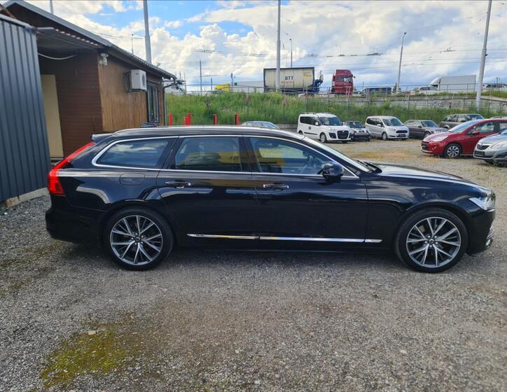 Volvo V90 4