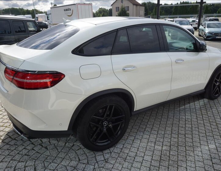 Mercedes-Benz GLE 6