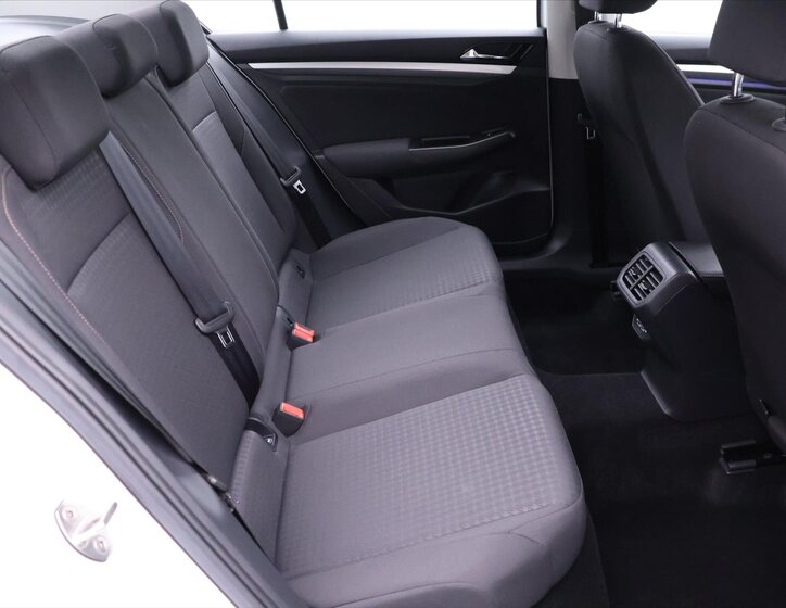 Volkswagen Bora Sedan 0,0 100 kw