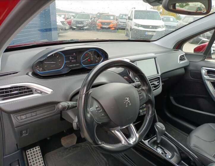 Peugeot 2008 13