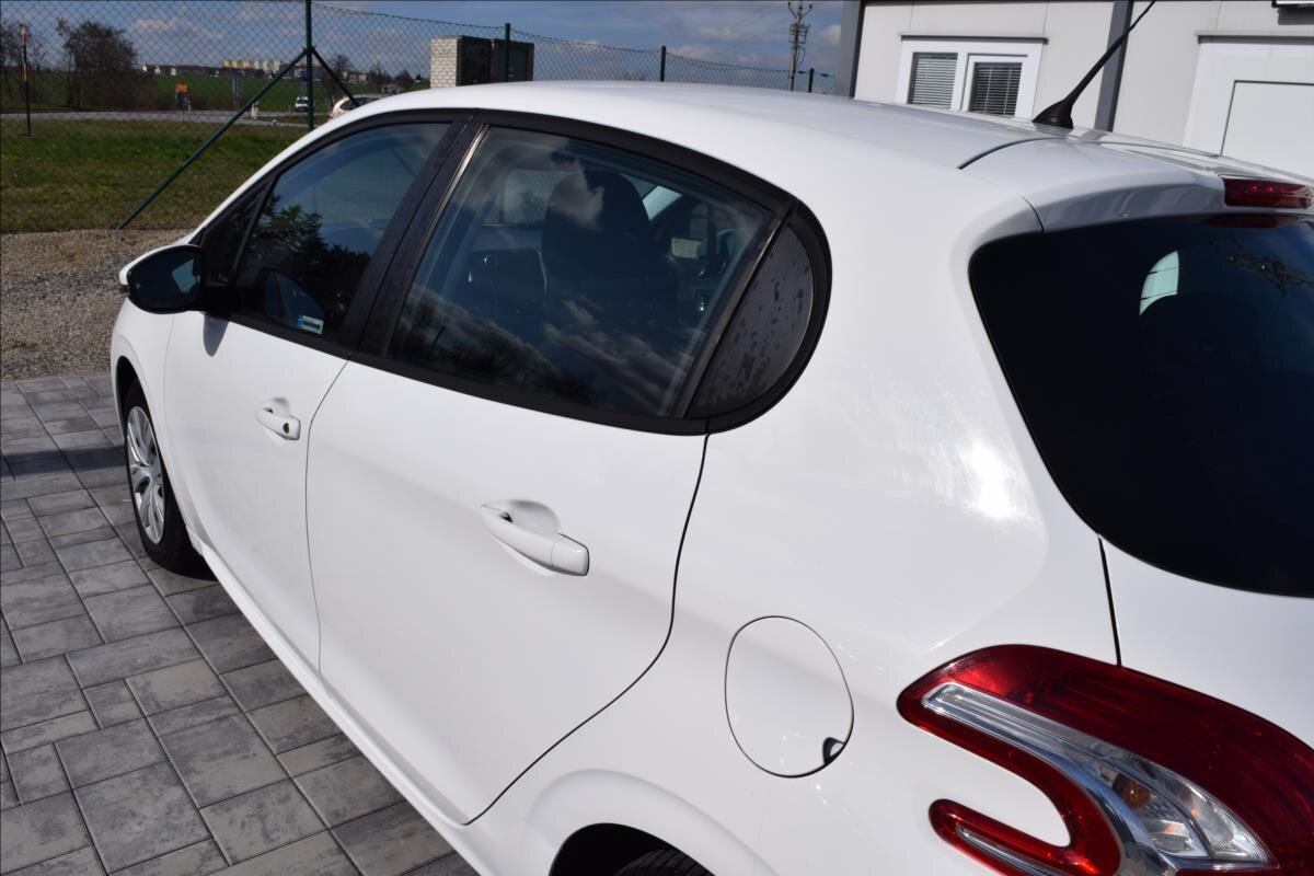 Peugeot 208 Hatchback 1,4 l 50 kw