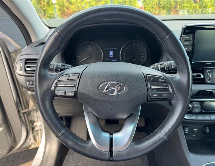 Hyundai i30 Hatchback 998,0 88 kw