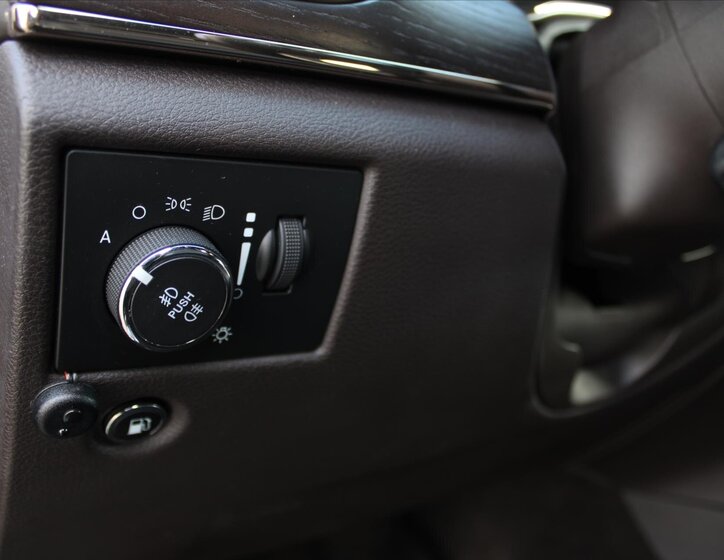 Jeep Grand Cherokee 30