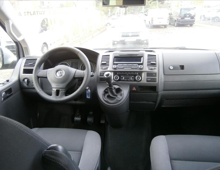 Volkswagen Multivan 10