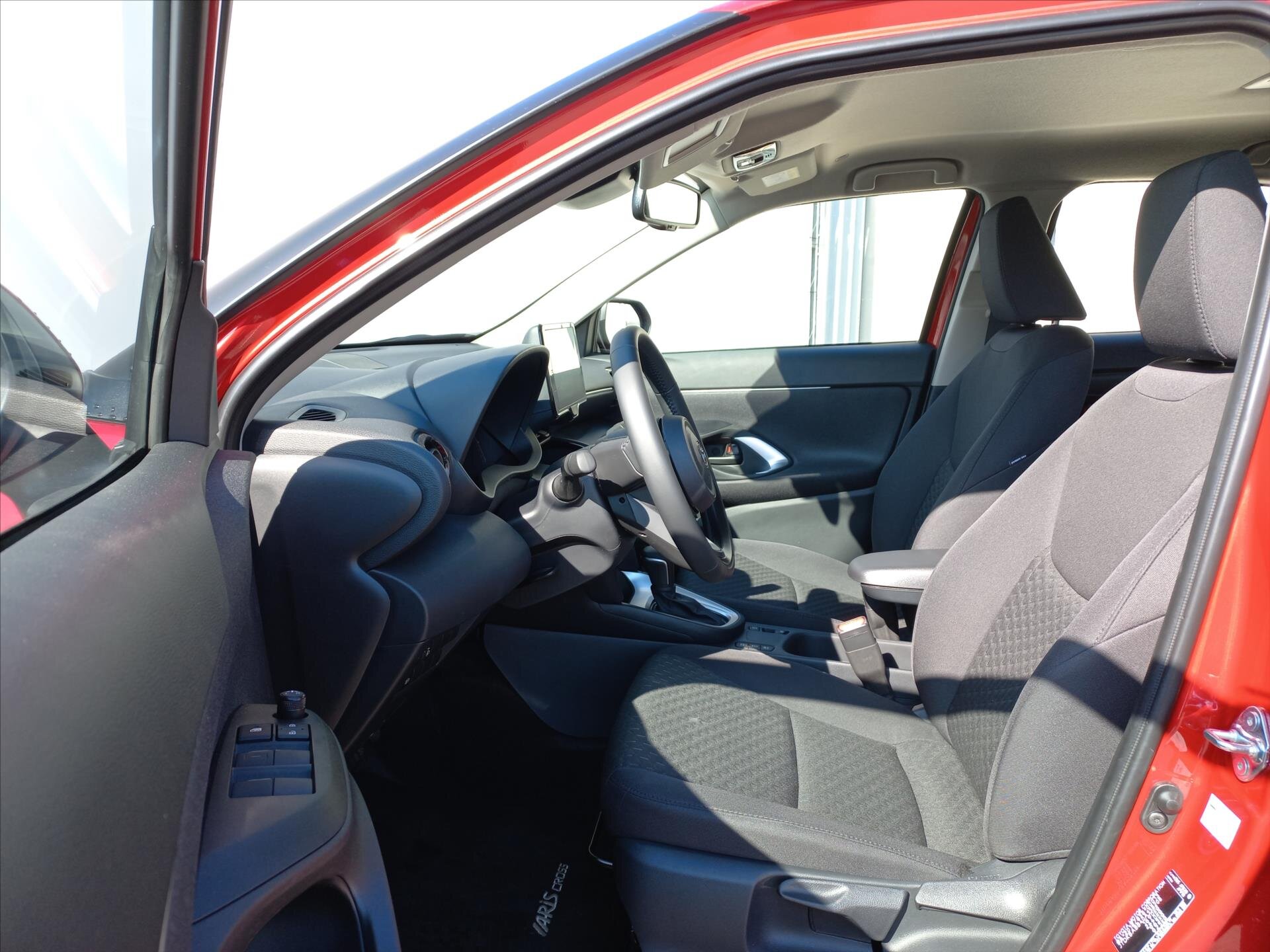 Toyota Yaris Cross CUV / Crossover 1,5 l 68 kw