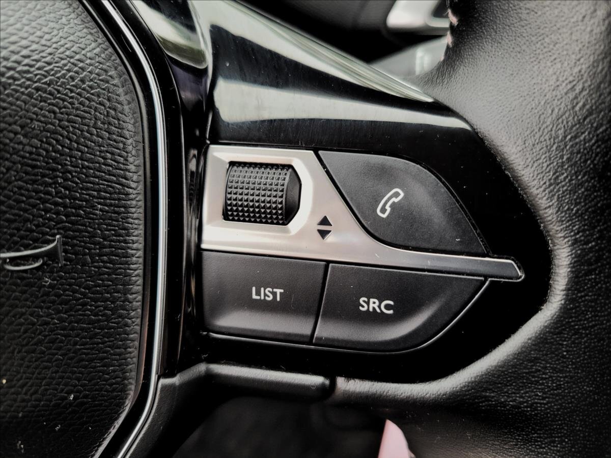 Peugeot 3008 SUV / Terénní 1,5 l 96 kw