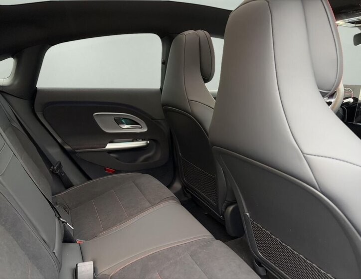 Mercedes-Benz CLA Sedan 1,5 l 120 kw