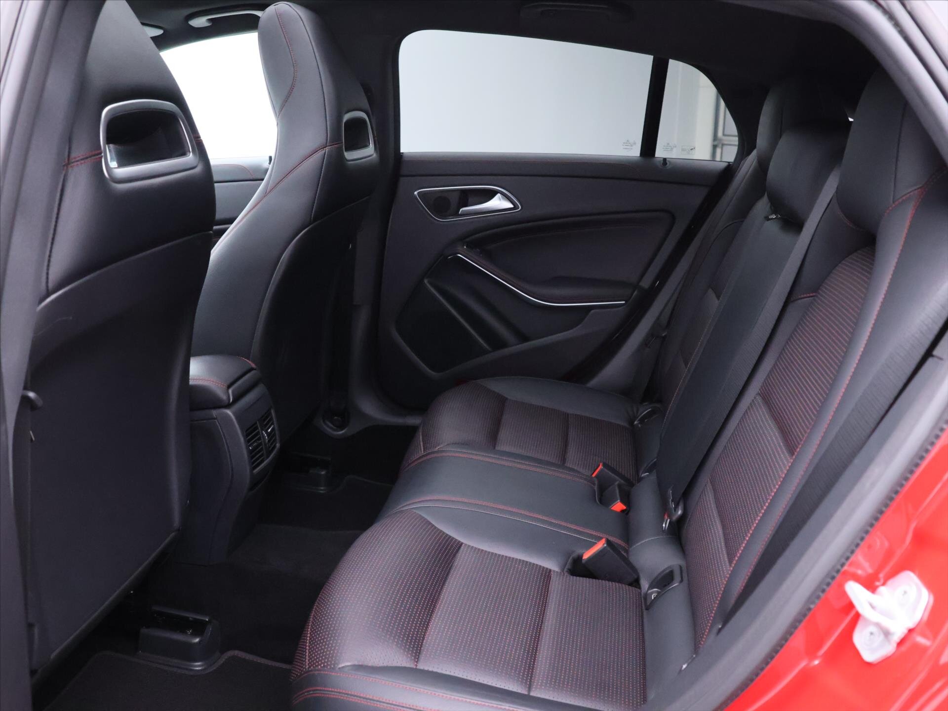 Mercedes-Benz CLA Kombi 2,1 l 100 kw