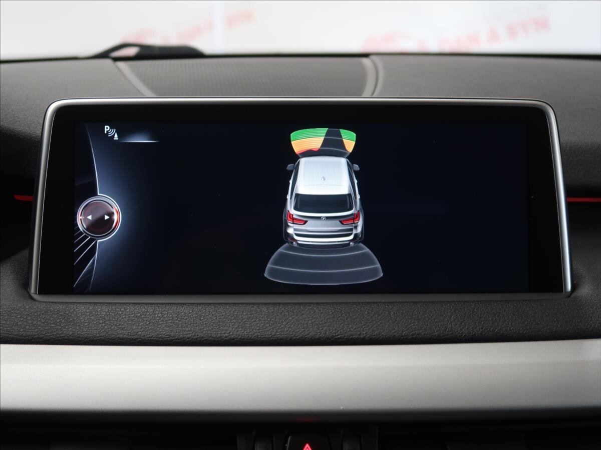 BMW X5 SUV / Terénní 2,0 l 160 kw