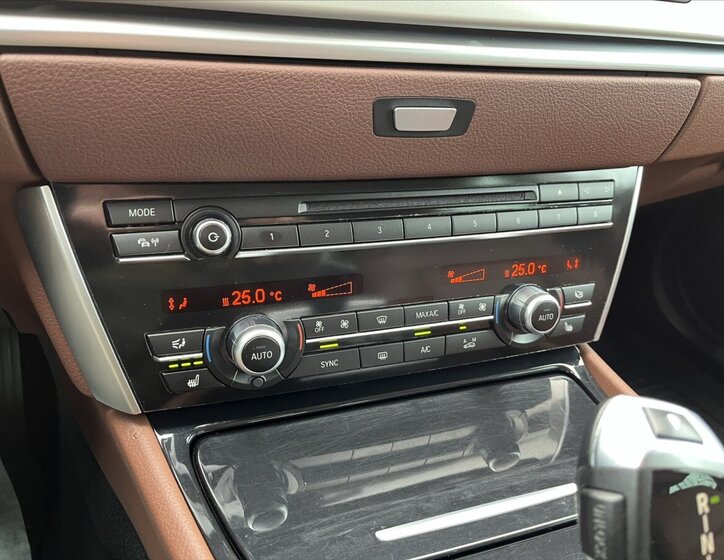 BMW Řada 5 Sedan / Limuzína 3,0 l 190 kw