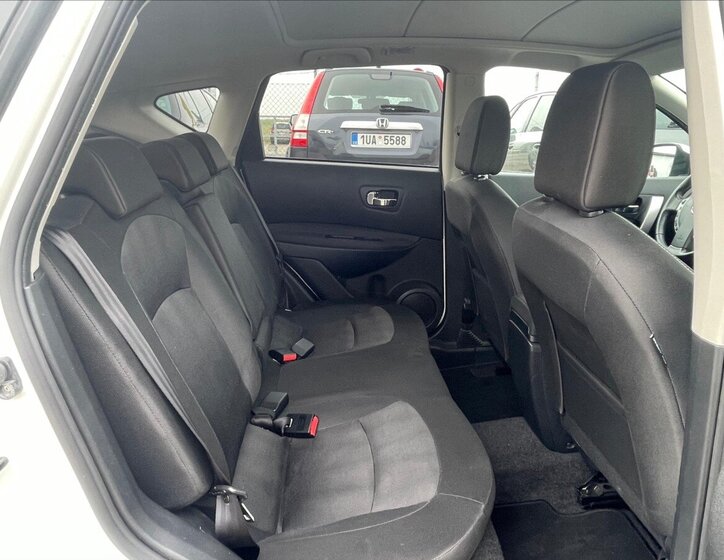 Nissan Qashqai SUV / Terénní 2,0 l 104 kw