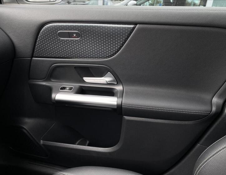 Mercedes-Benz GLA 19