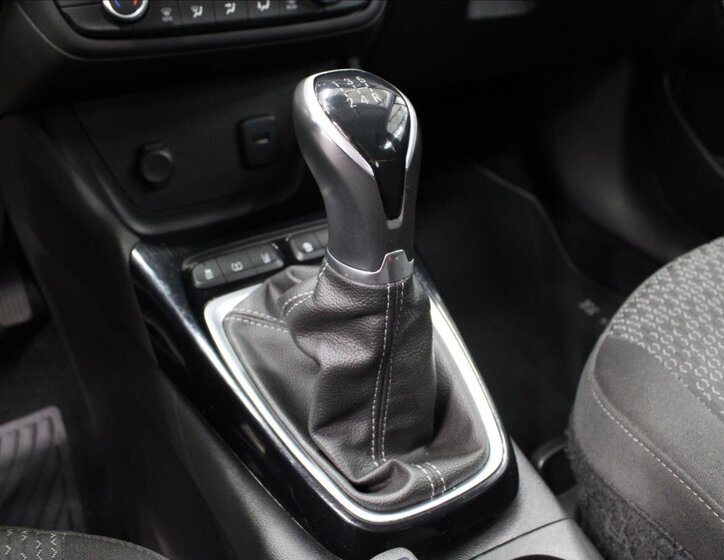 Opel Crossland X SUV / Terénní 1,2 l 61 kw