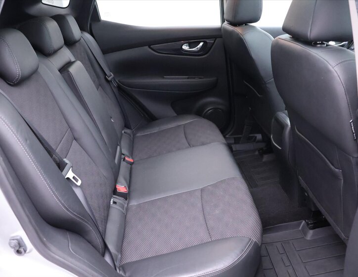 Nissan Qashqai SUV 1,2 l 85 kw