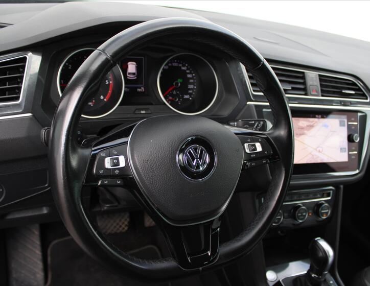 Volkswagen Tiguan 16