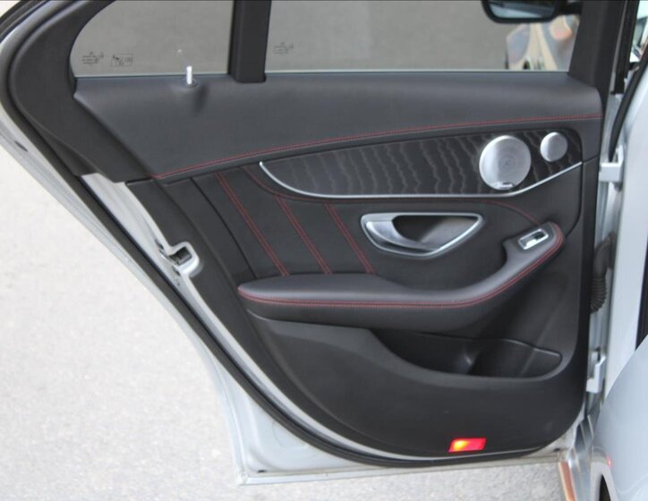 Mercedes-Benz Třídy C Sedan / Limuzína 3,0 l 270 kw