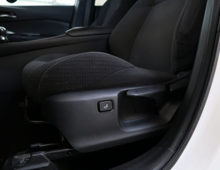 Toyota C-HR SUV 1,8 l 72 kw