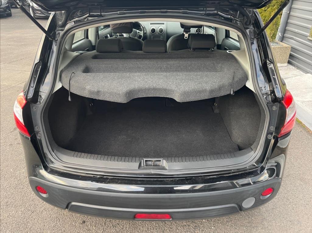 Nissan Qashqai SUV / Terénní 2,0 l 110 kw