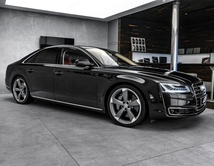 Audi A8 Sedan 4,1 l 283 kw