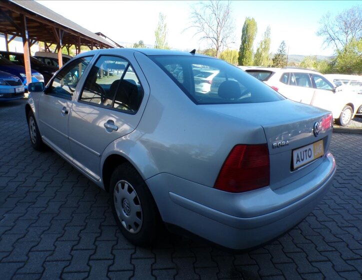Volkswagen Bora Sedan / Limuzína 1,6 l 74 kw