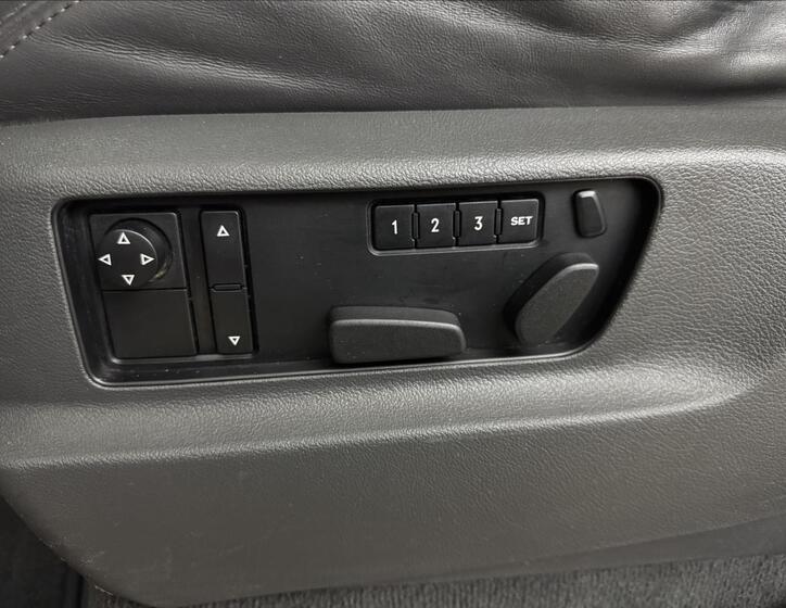 Volkswagen Touareg 33