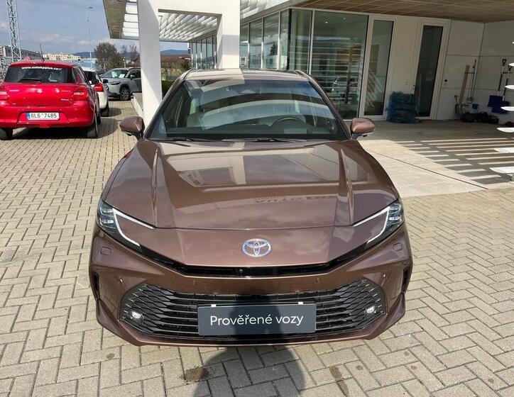 Toyota Camry Sedan / Limuzína 2,5 l 137 kw