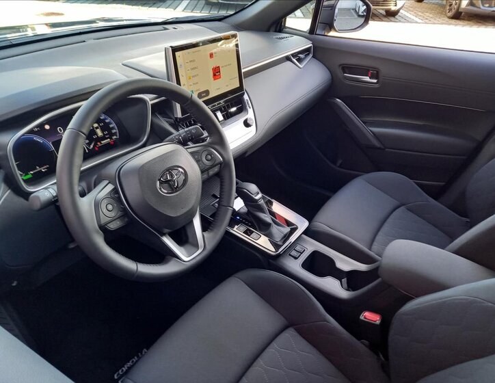 Toyota Corolla Cross SUV 1,8 l 70 kw