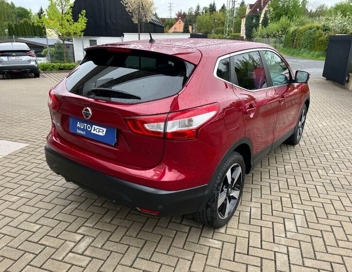 Nissan Qashqai SUV / Terénní 1,6 l 120 kw