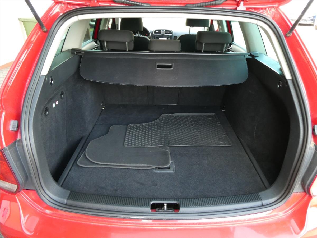 Volkswagen Golf Kombi 1,6 l 77 kw