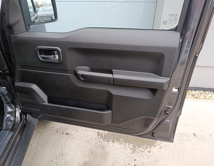 Suzuki Jimny SUV 1,5 l 75 kw