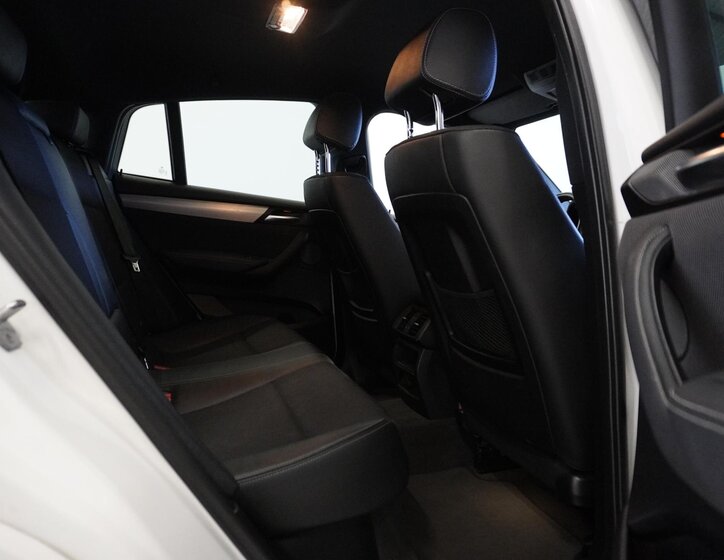 BMW X4 SUV / Terénní 3,0 l 230 kw