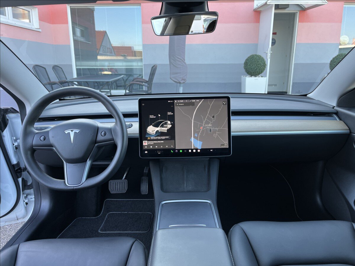 Tesla Model 3 Sedan / Limuzína 0,0 208 kw