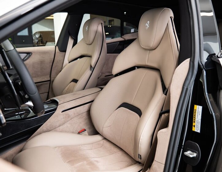 Ferrari Ostatní SUV / Terénní 6,5 l 529 kw