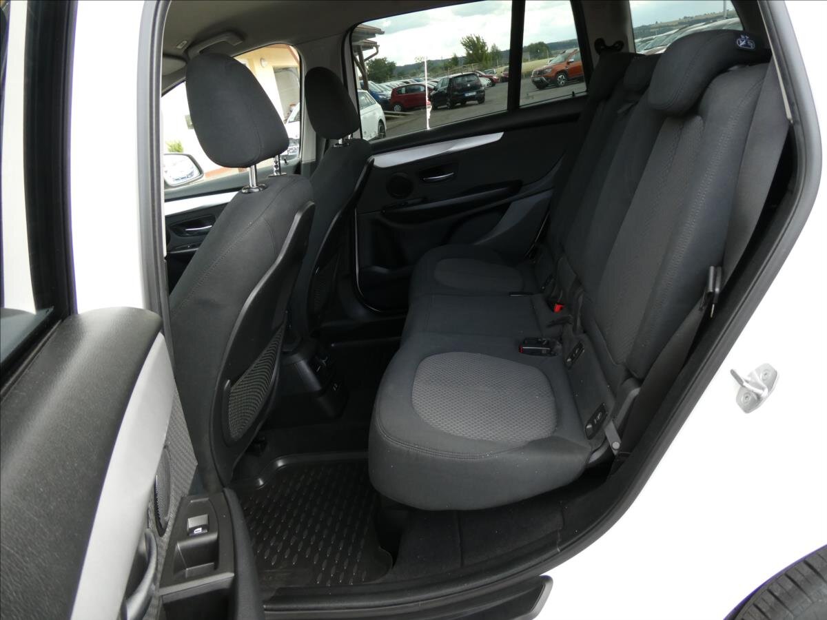 BMW Řada 2 Kombi 2,0 l 110 kw