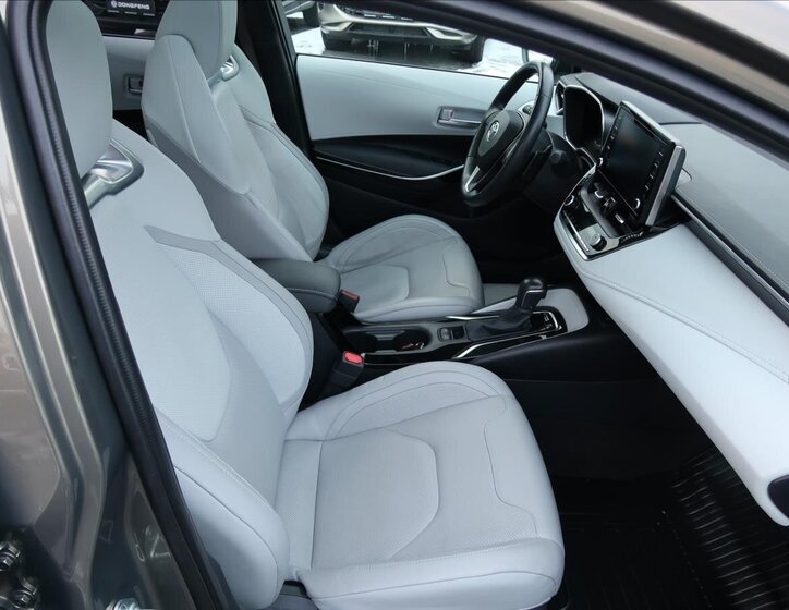 Toyota Corolla Kombi 2,0 l 132 kw