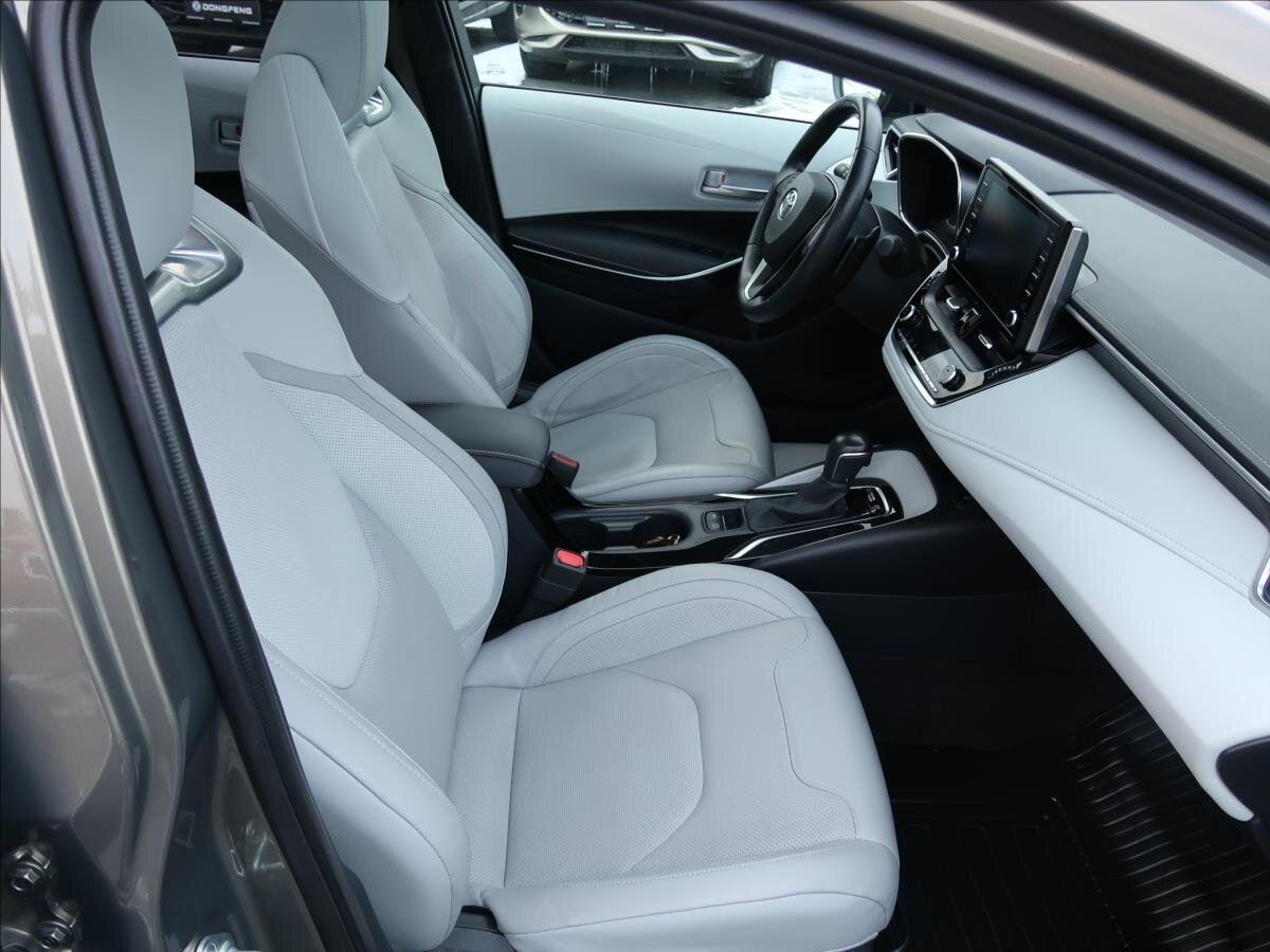 Toyota Corolla Kombi 2,0 l 132 kw