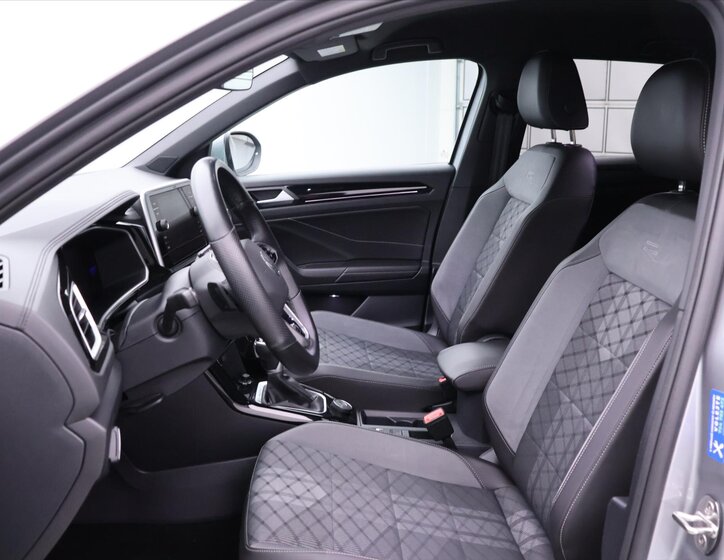 Volkswagen T-Roc SUV / Terénní 2,0 l 110 kw