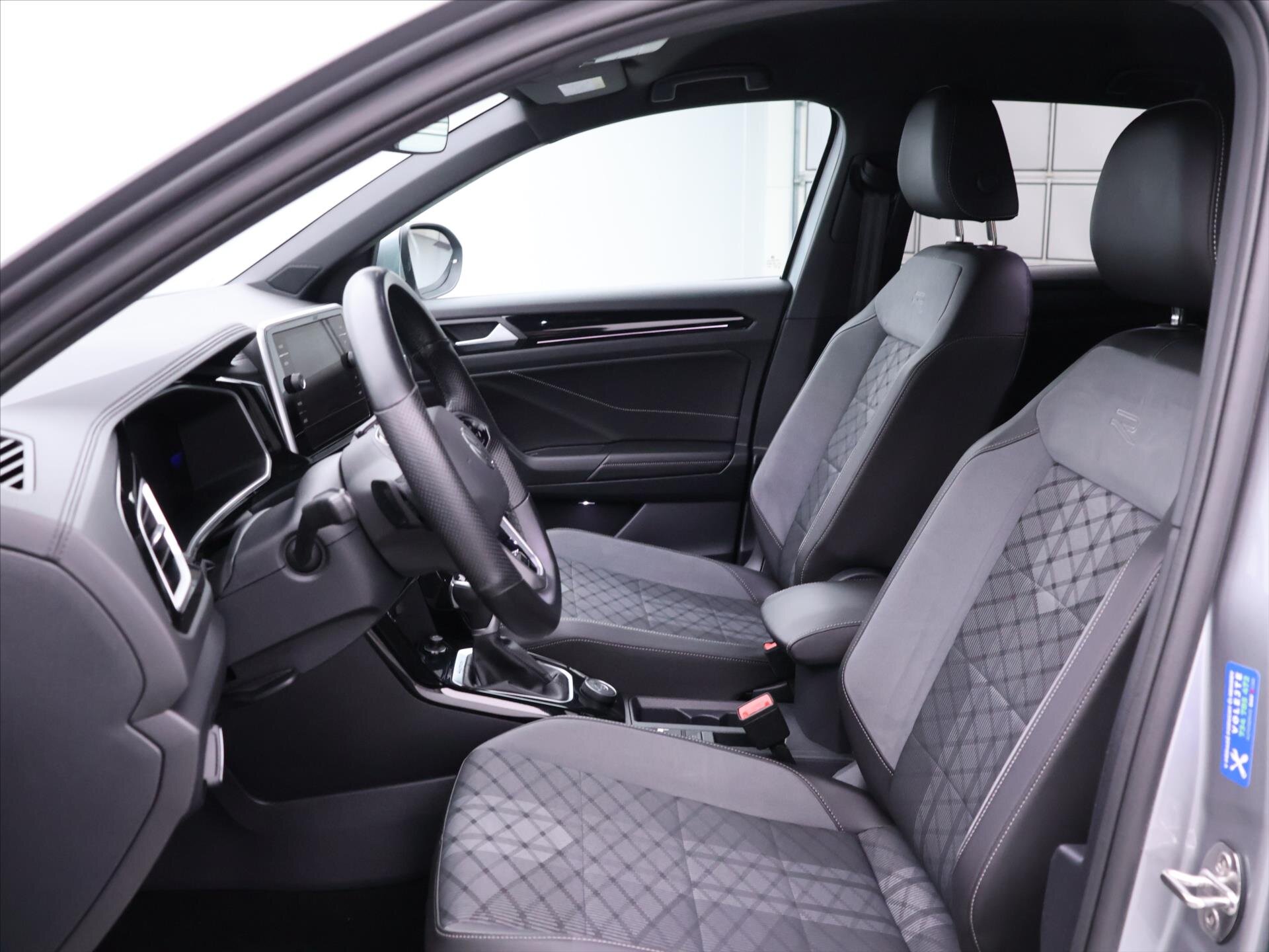 Volkswagen T-Roc SUV / Terénní 2,0 l 110 kw